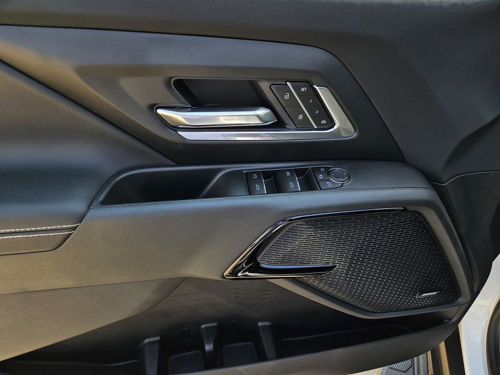 New 2025 Chevrolet Silverado EV LT image 11