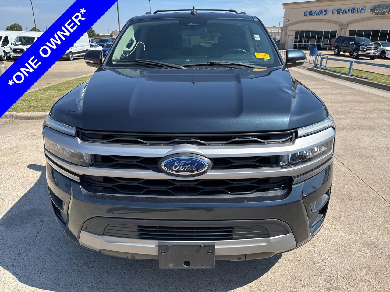 Used 2022 Ford Expedition XLT RWD image 2