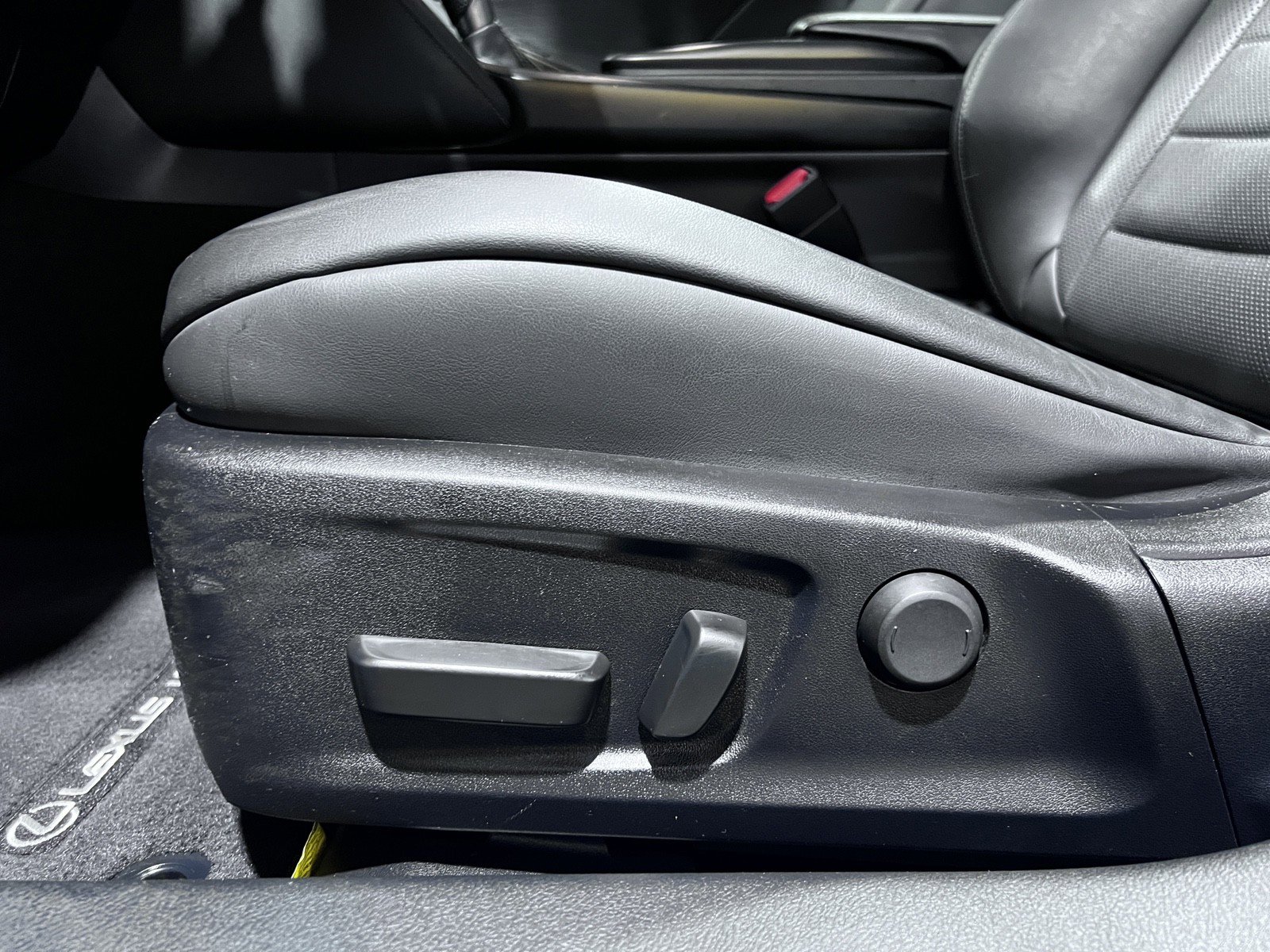 Used 2022 Lexus IS 350 F Sport image 23