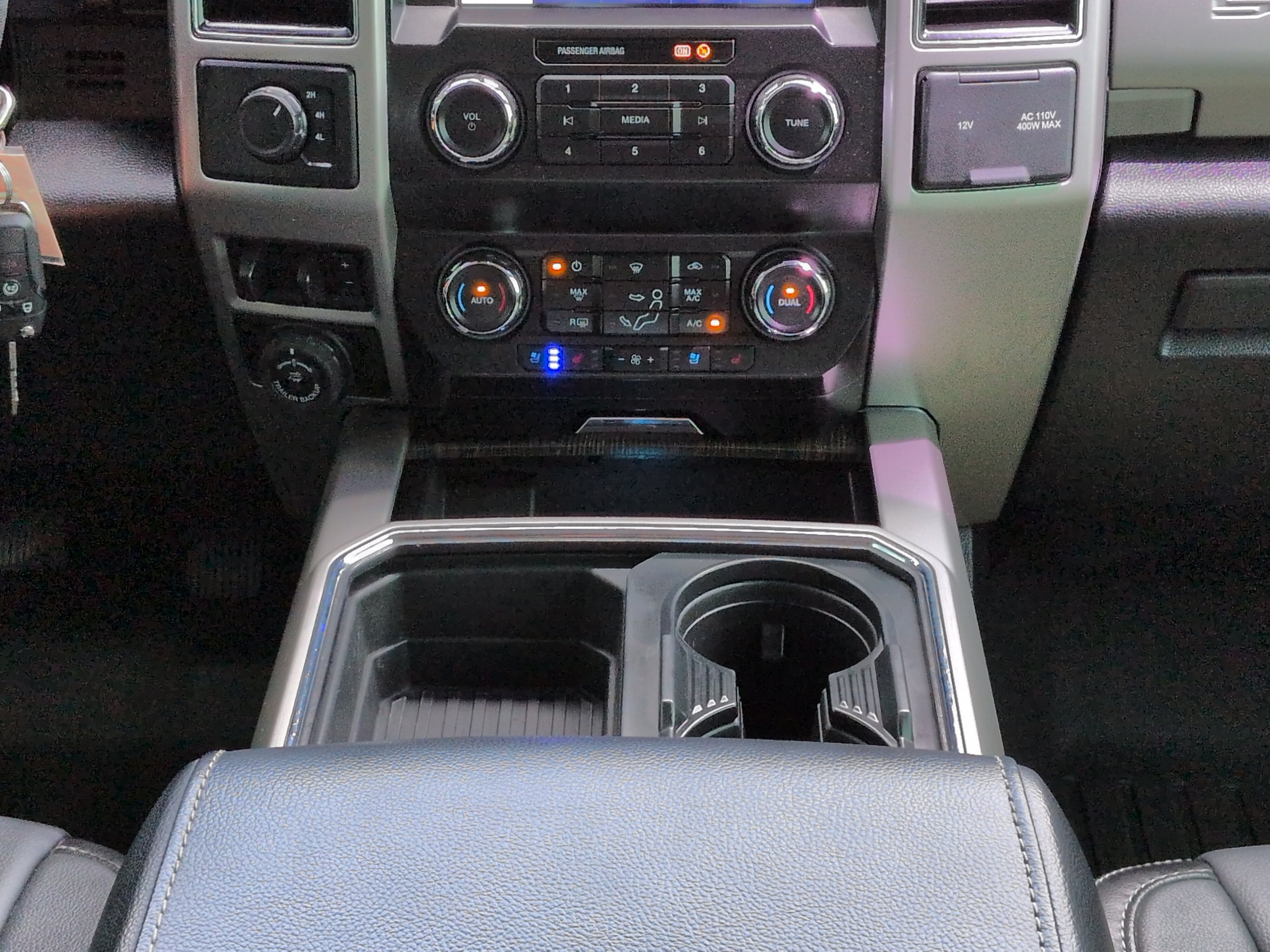 Used 2020 Ford F350 Lariat w/ Lariat Value Package AWD/4WD image 17