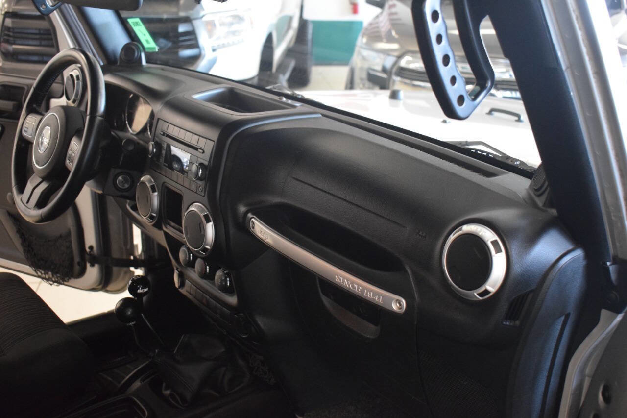 Used 2011 Jeep Wrangler Rubicon w/ Trailer Tow Group image 45