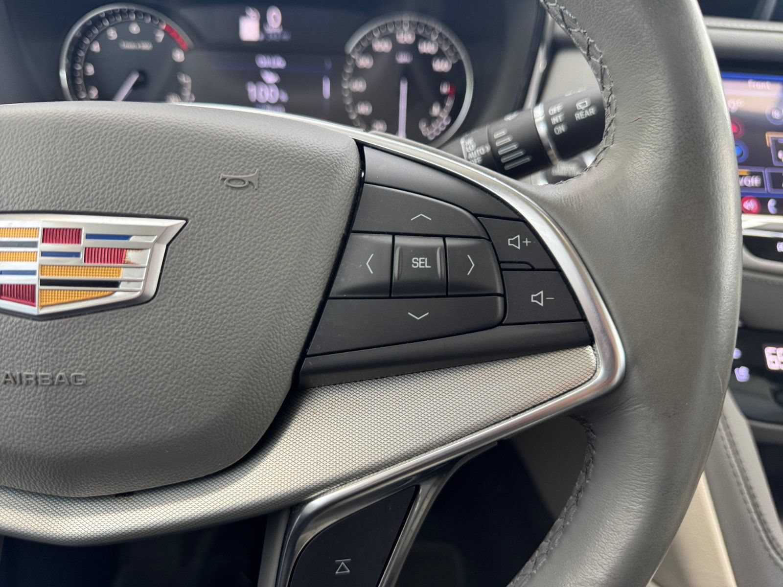 Used 2023 Cadillac XT5 Premium Luxury FWD image 22