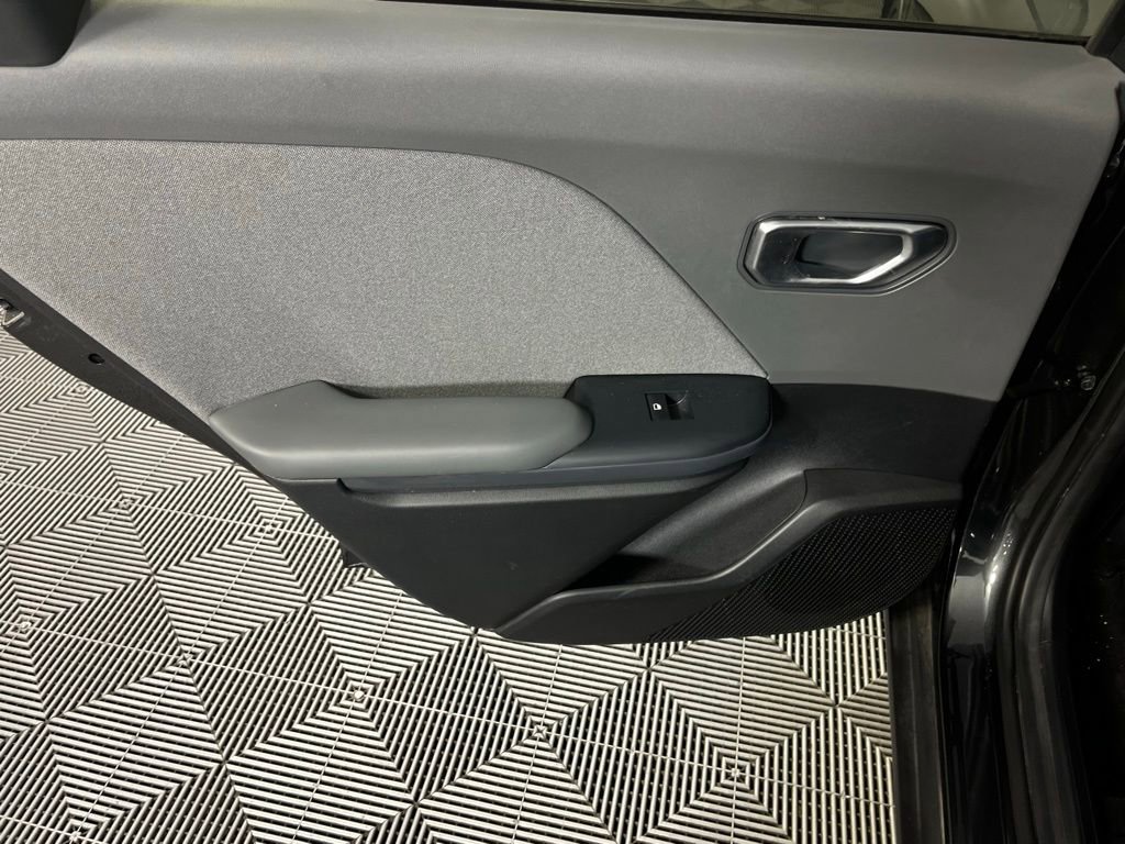 Used 2025 Kia K4 EX image 25
