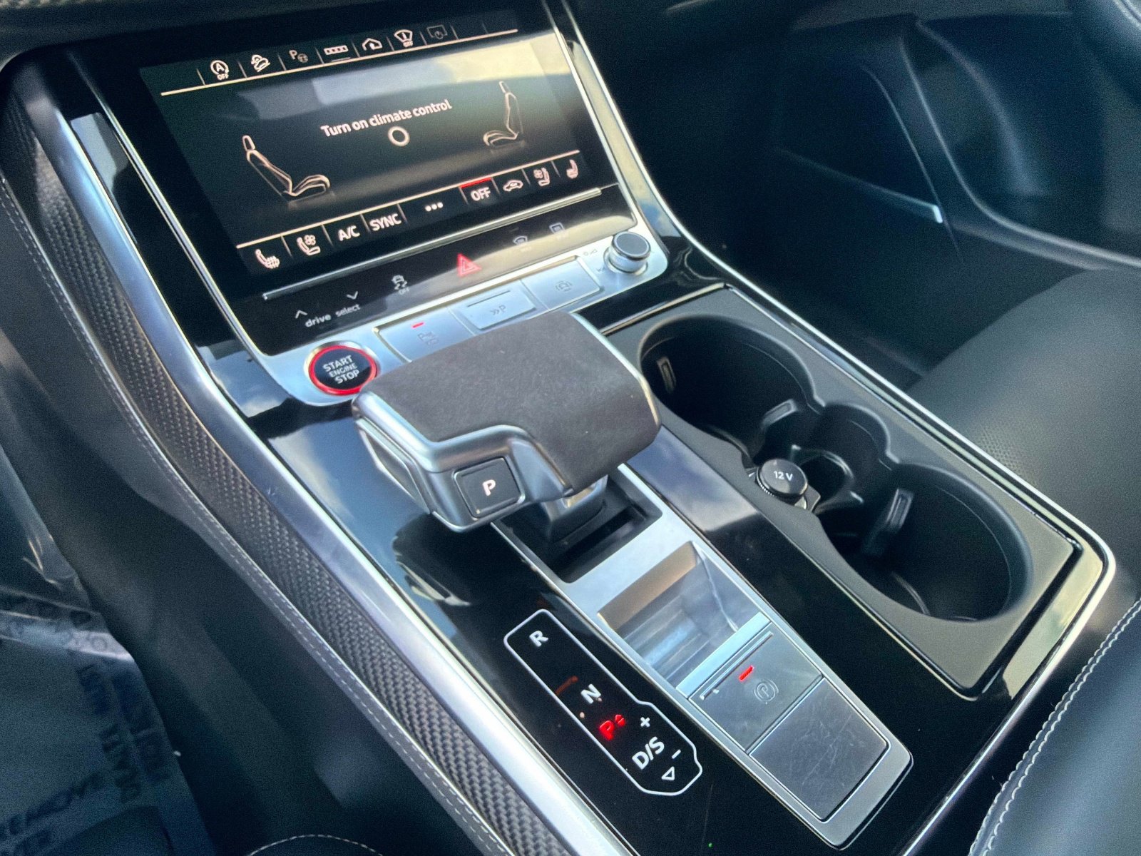 Used 2024 Audi RS Q8 image 43