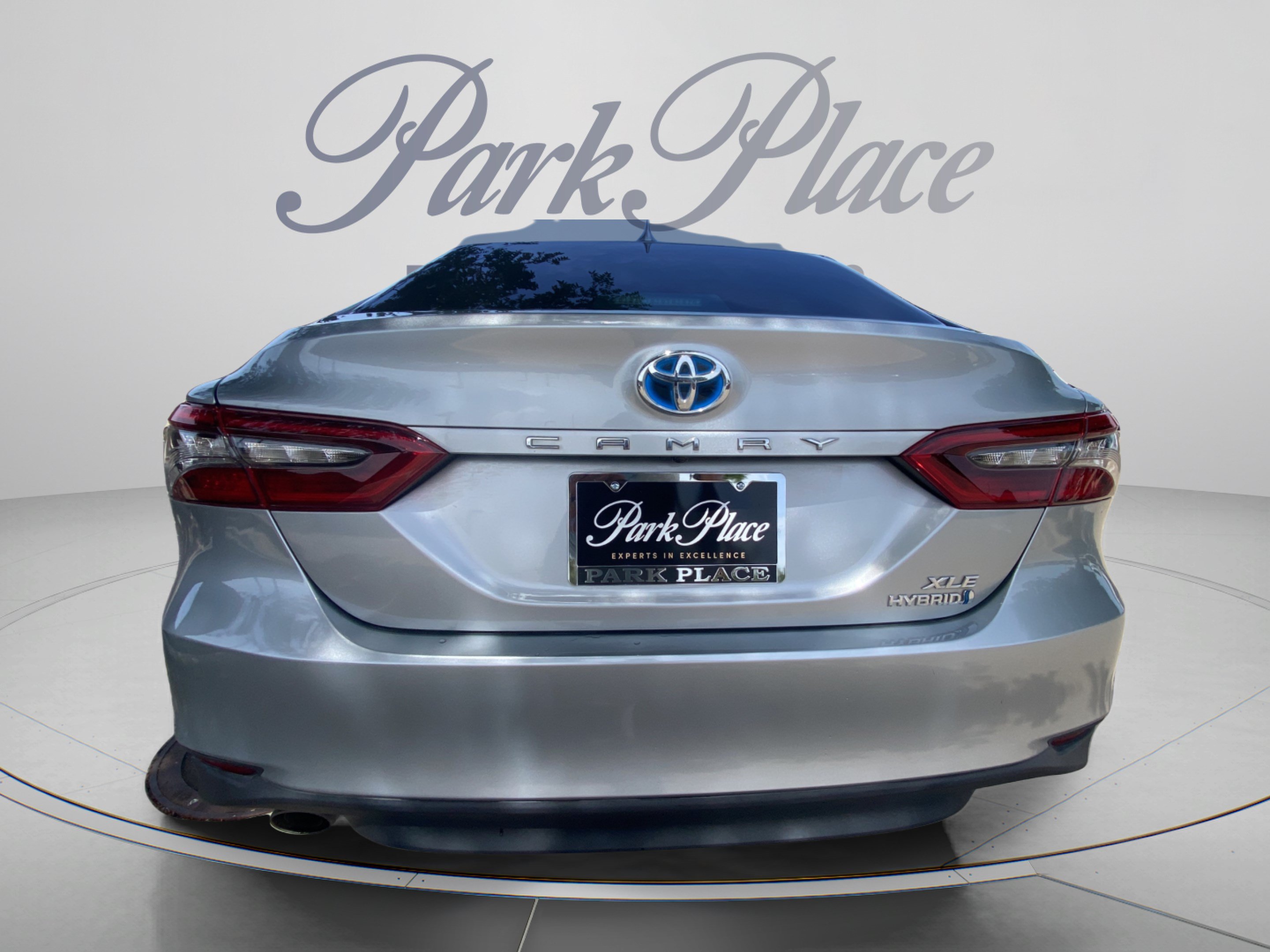 Used 2021 Toyota Camry XLE w/ Cold Weather Package FWD image 4