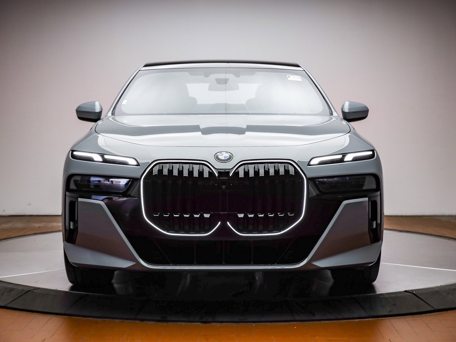 New 2025 BMW 760i xDrive image 2