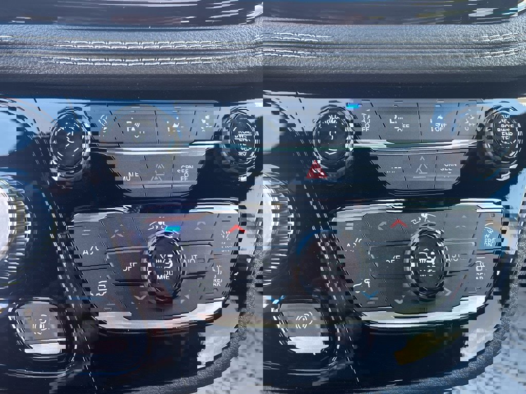 New 2026 Chrysler Pacifica Select image 18