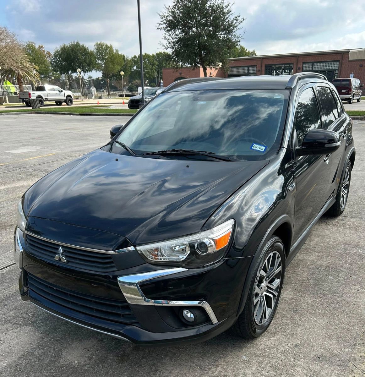 Used 2016 Mitsubishi Outlander Sport SEL image 2