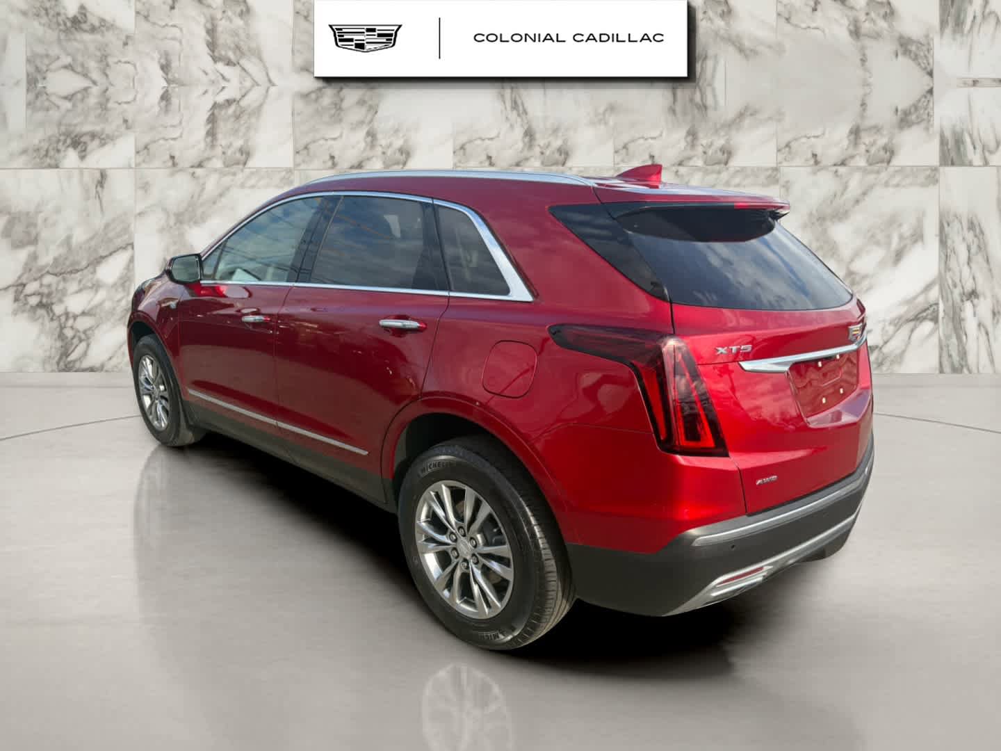 Used 2021 Cadillac XT5 Premium Luxury image 3