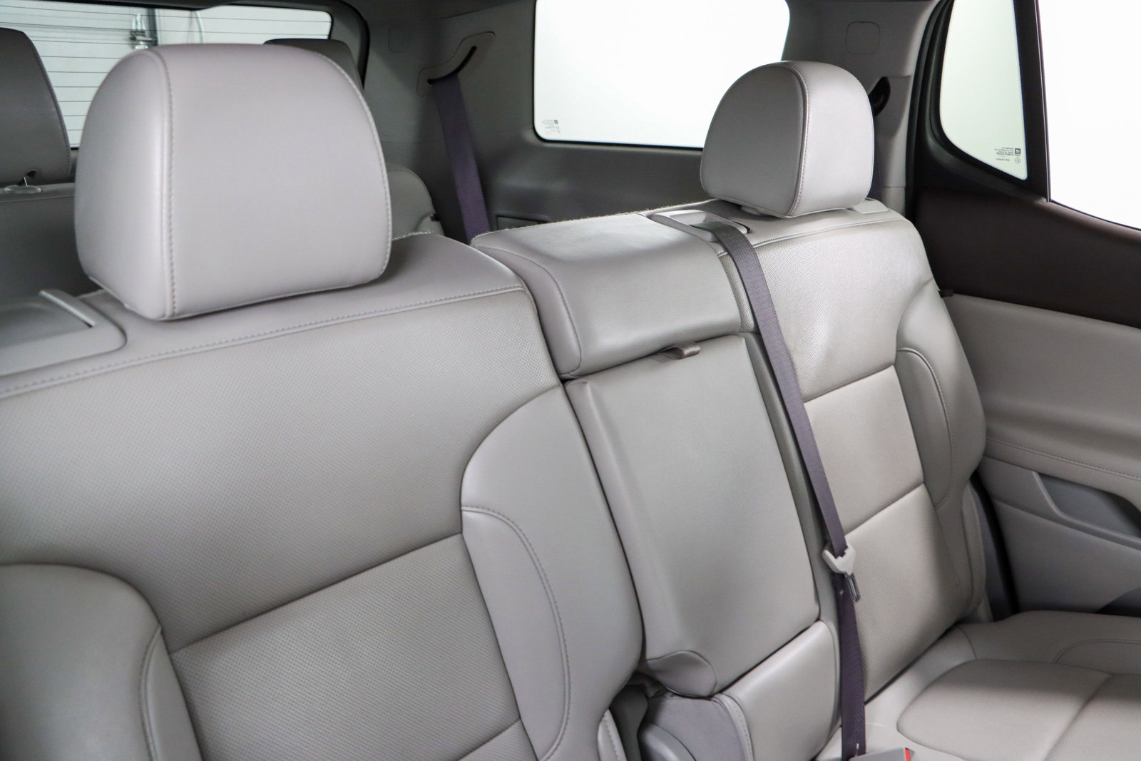 Used 2023 GMC Acadia SLT AWD/4WD image 29