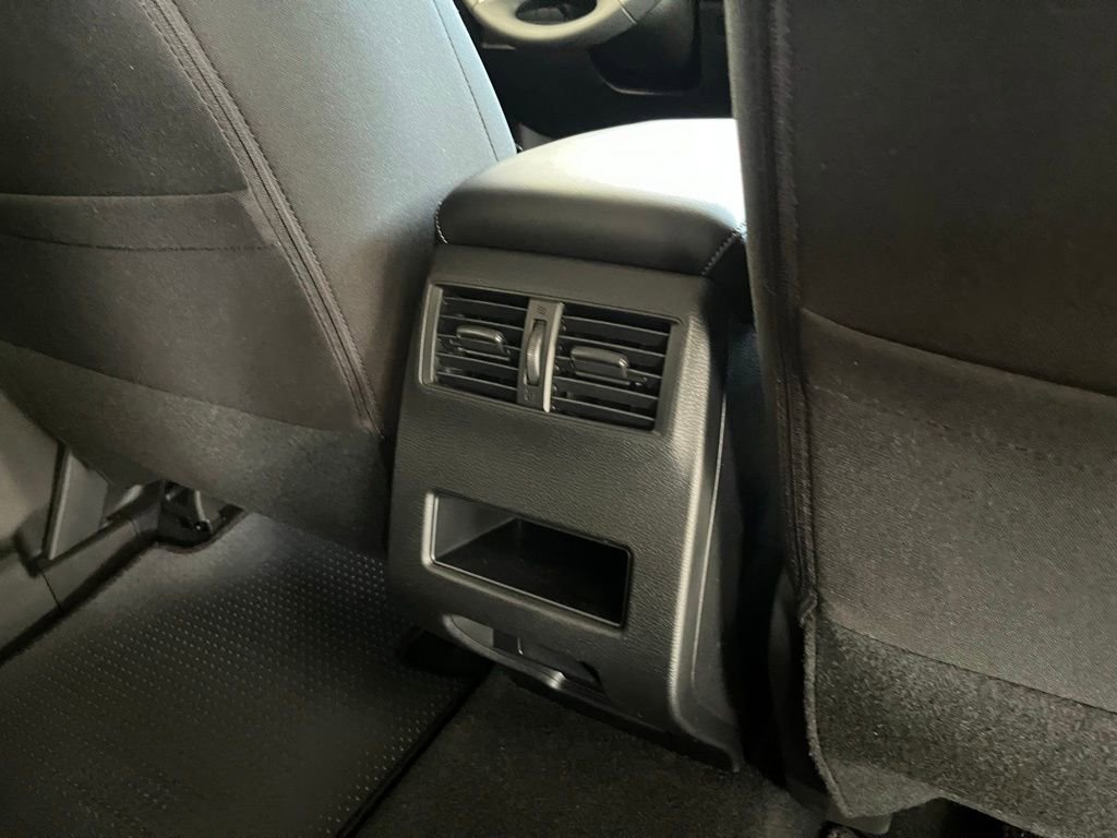 Used 2024 Mitsubishi Outlander ES image 20