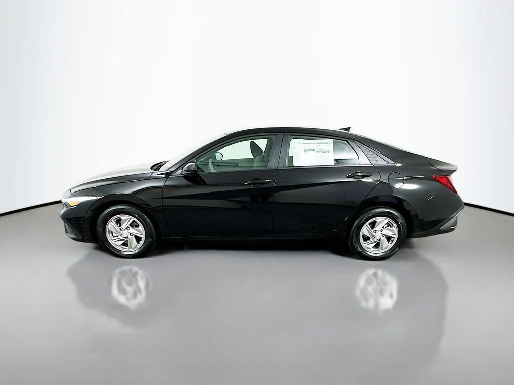 New 2026 Hyundai Elantra SE w/ Cargo Package FWD image 8