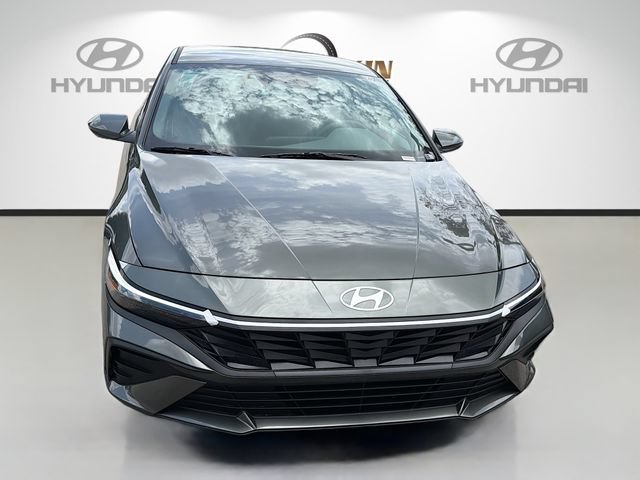 New 2026 Hyundai Elantra SE FWD video 2