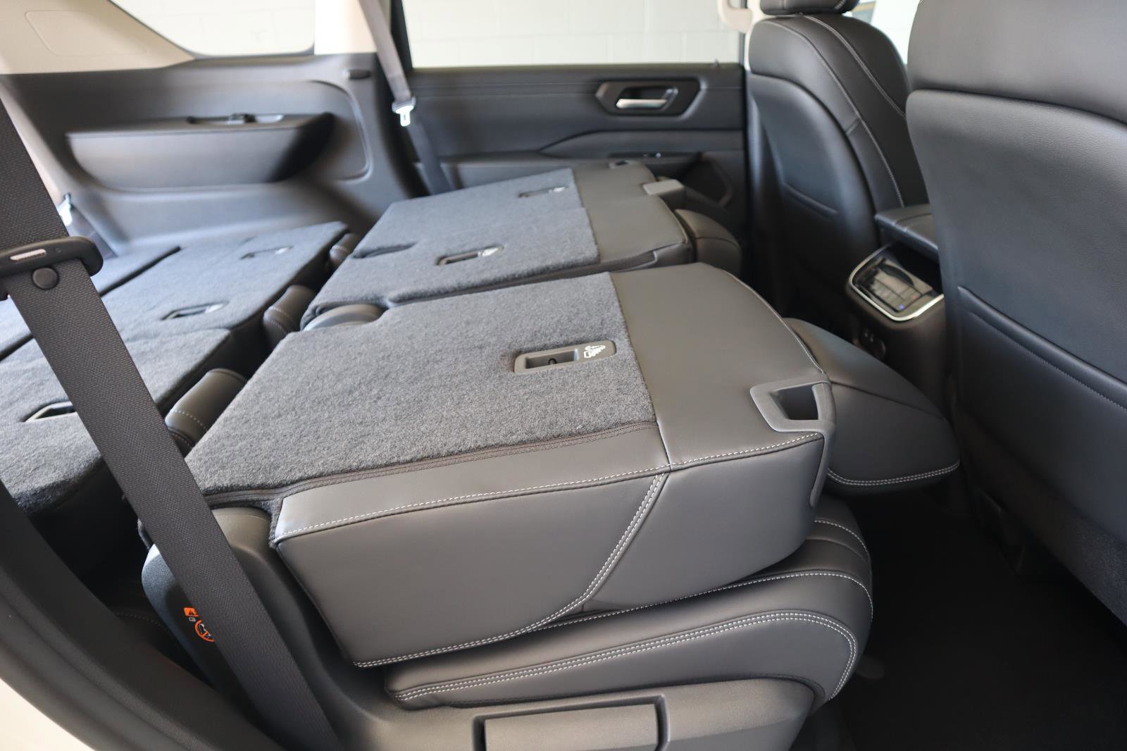 New 2026 Nissan Armada SV image 47