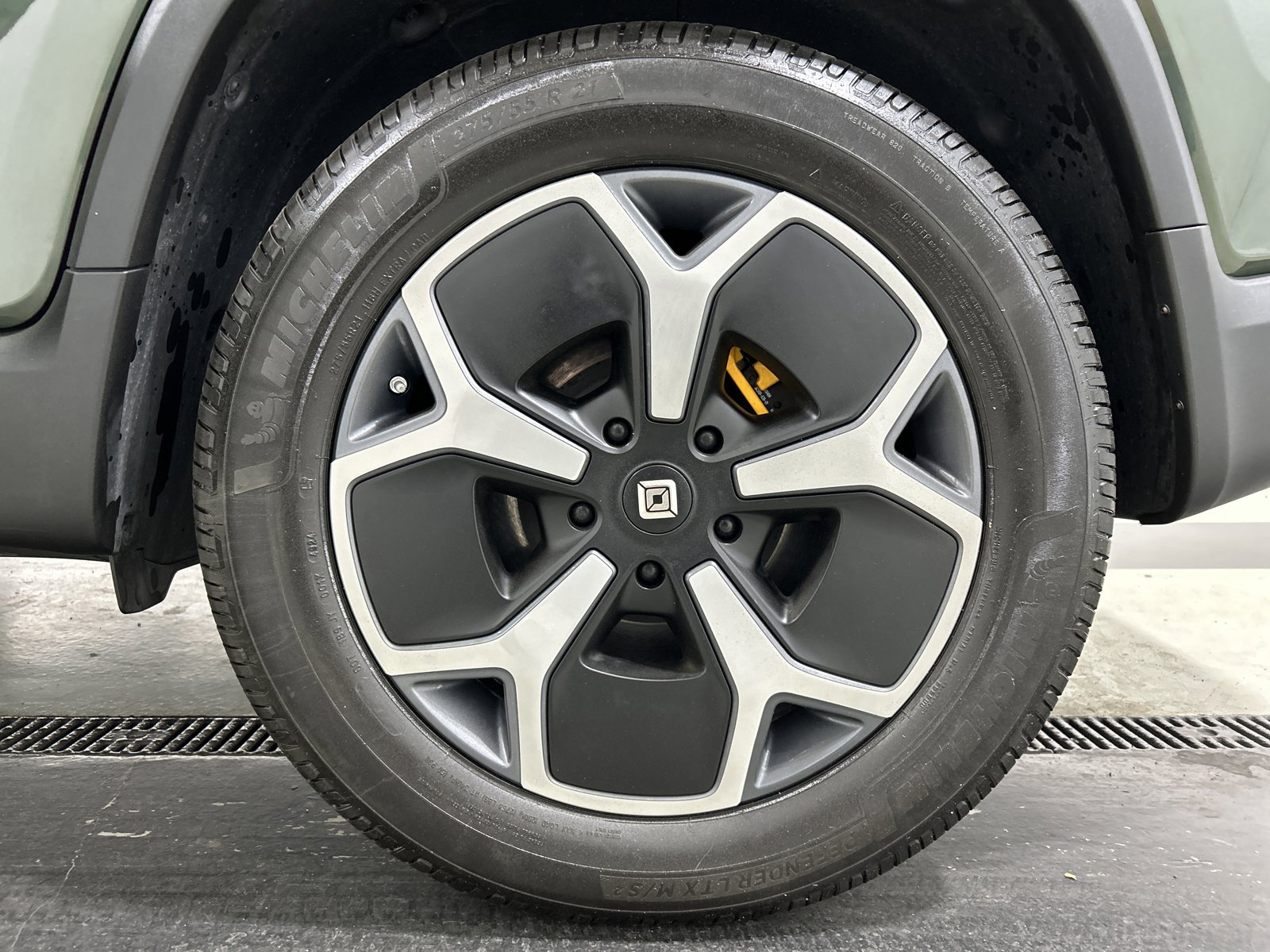 Used 2022 Rivian R1T Adventure image 10