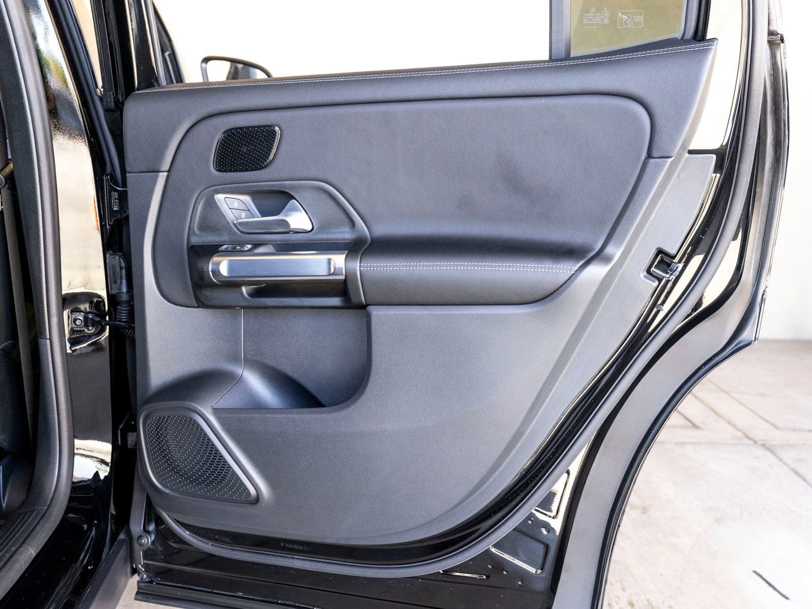 Used 2025 Mercedes-Benz GLB 250 image 24