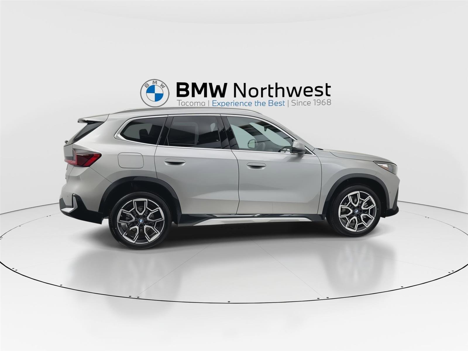 New 2026 BMW X1 xDrive28i w/ Technology Package AWD/4WD image 4