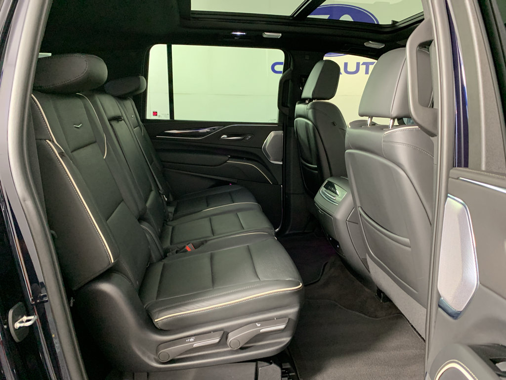 Used 2023 Cadillac Escalade ESV Sport w/ LPO, ONYX Package AWD/4WD image 37