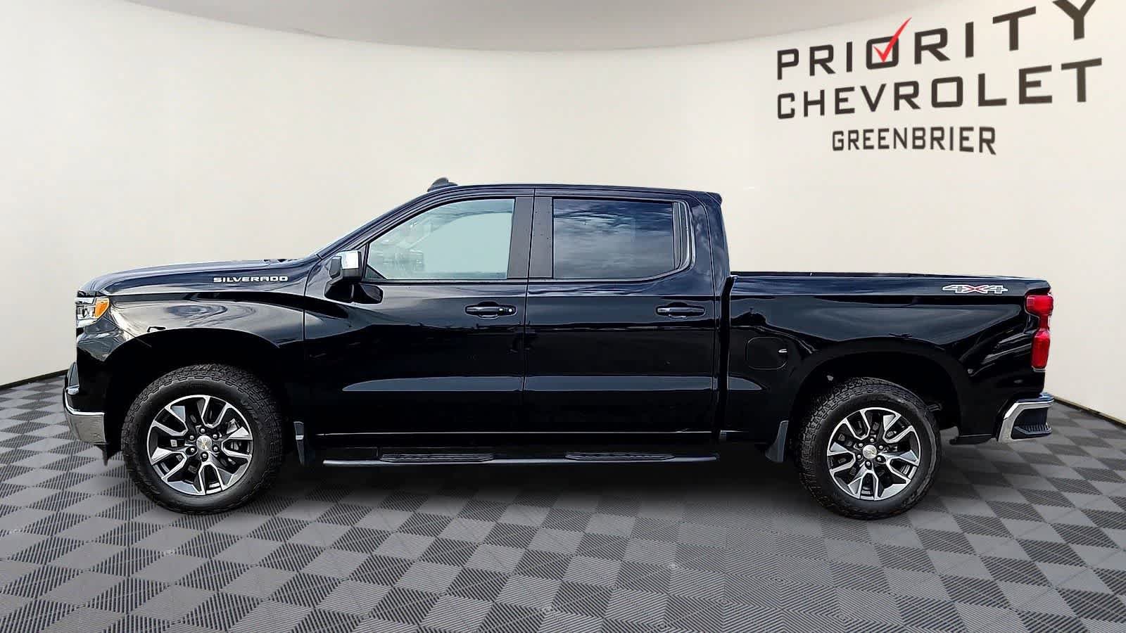 Used 2023 Chevrolet Silverado 1500 LT AWD/4WD image 5