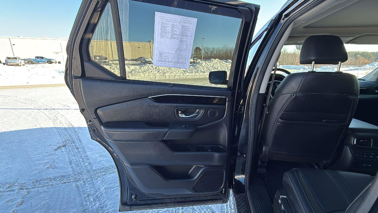 Used 2025 Honda Pilot Touring image 24