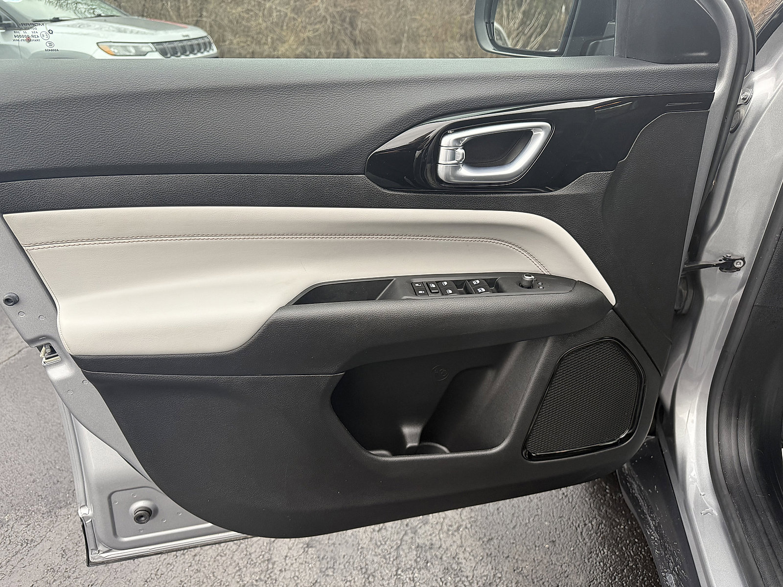 Certified 2022 Jeep Compass Limited image 9