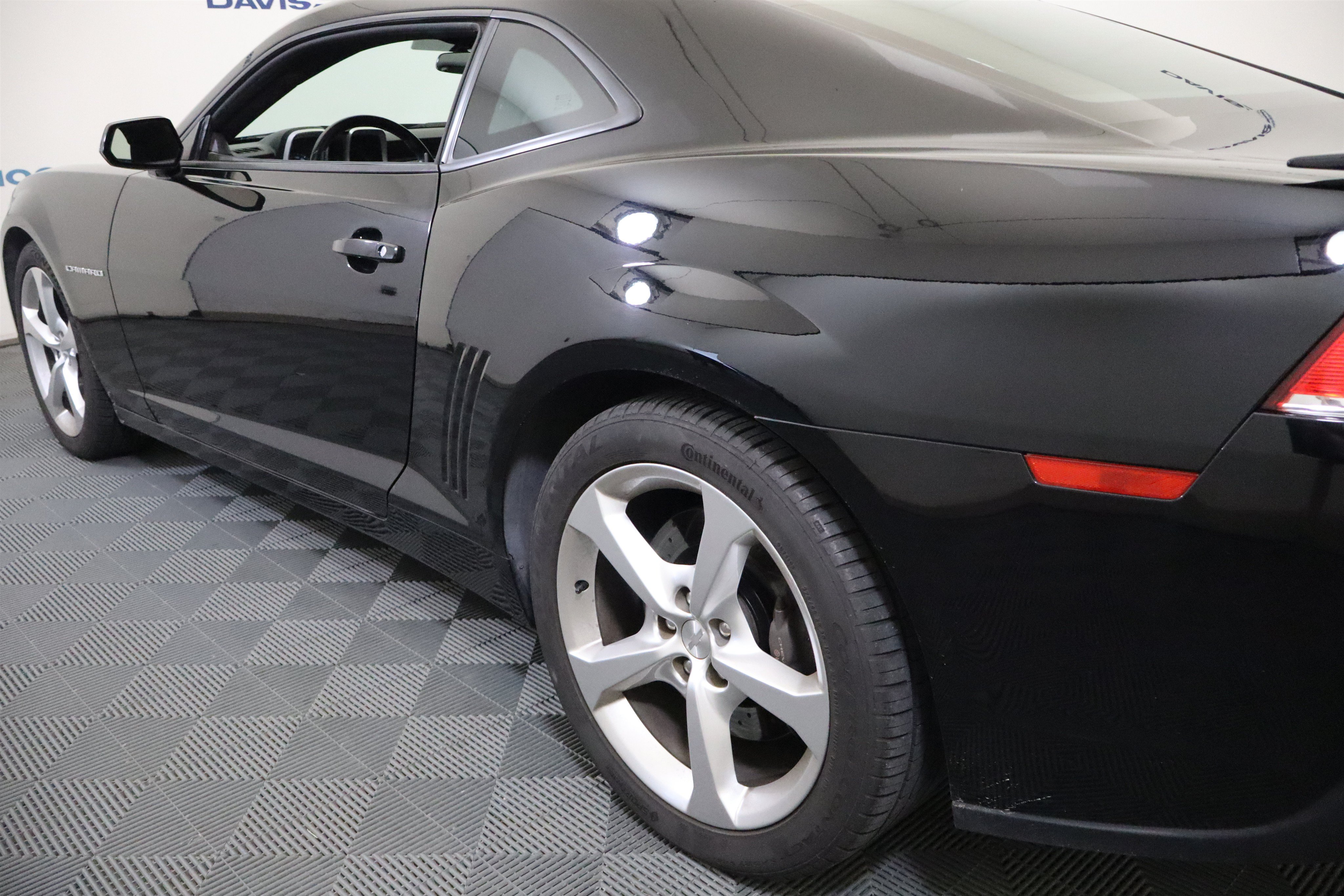 Used 2014 Chevrolet Camaro SS RWD image 11