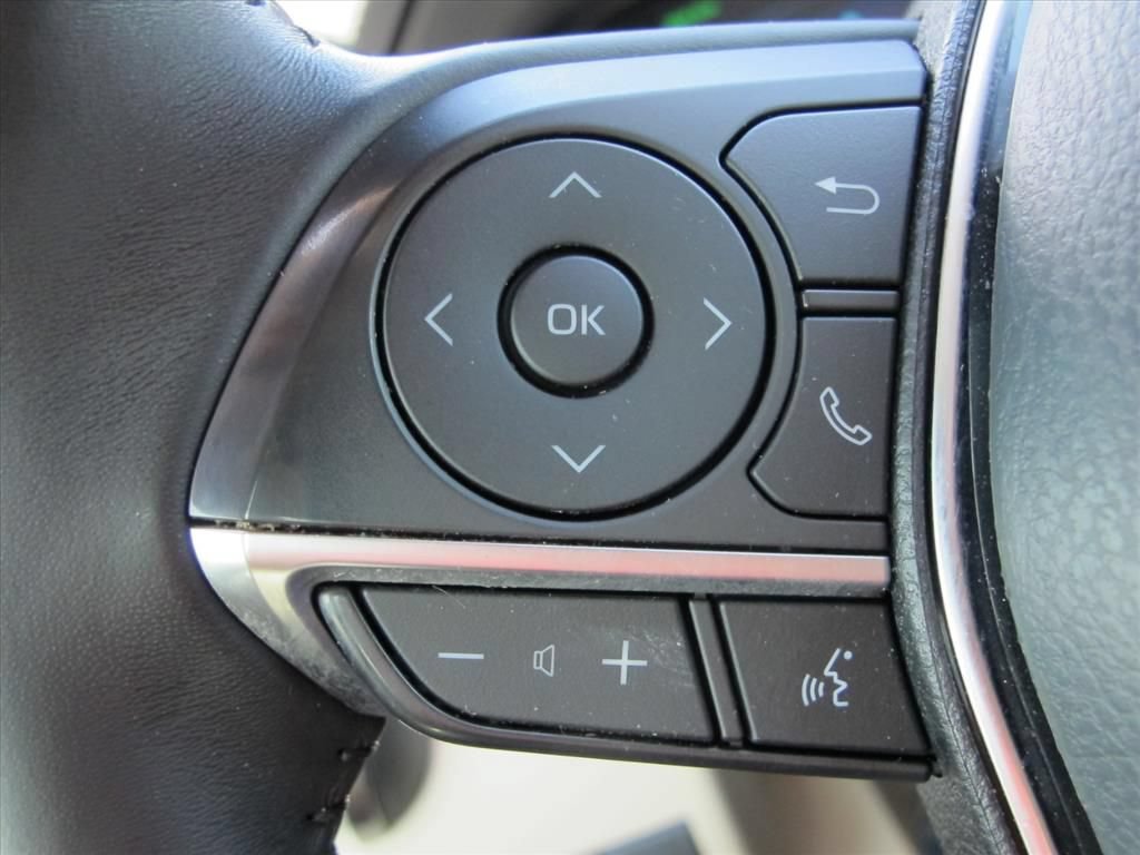 Used 2020 Toyota Camry XLE FWD image 15