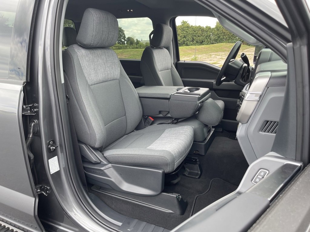 New 2026 Ford F350 4x4 Crew Cab DRW Super Duty image 13