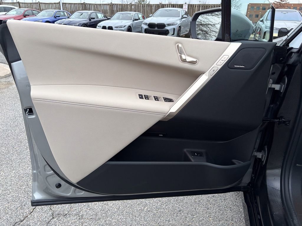 Used 2026 BMW iX xDrive45 image 10