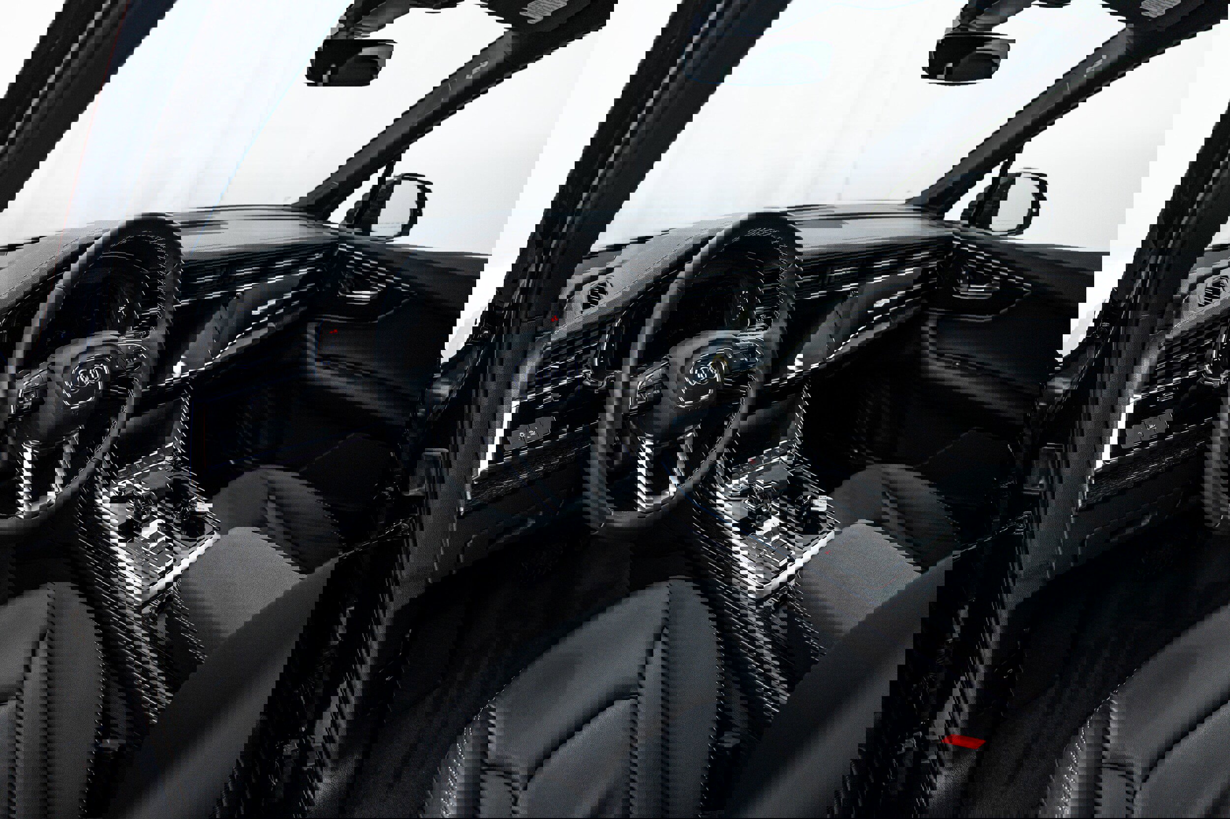 Certified 2025 Audi Q7 2.0T Premium w/ Convenience Plus Package image 9