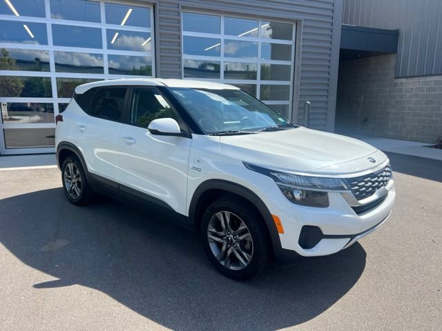 Used 2021 Kia Seltos LX AWD/4WD image 3