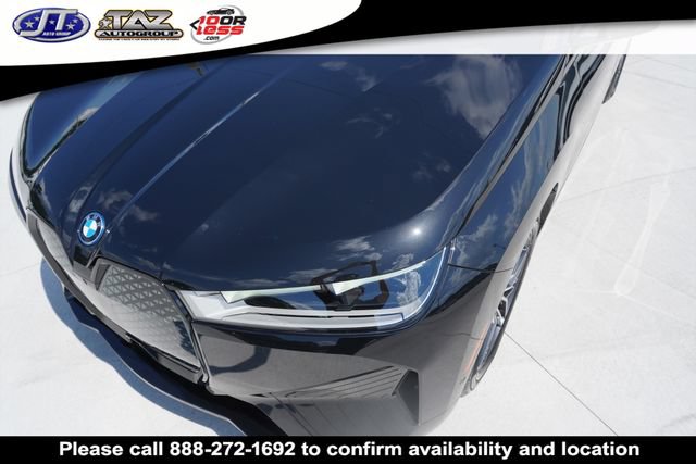 Used 2022 BMW iX xDrive50 w/ Sport Package AWD/4WD image 8
