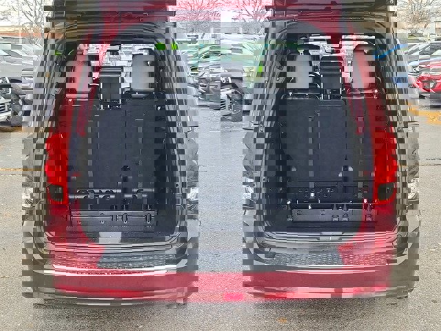 Used 2020 Dodge Grand Caravan GT image 28
