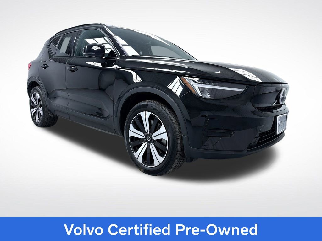 Used 2023 Volvo XC40 Recharge Core image 1