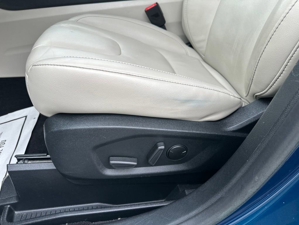 Used 2020 Ford Edge Titanium FWD image 10