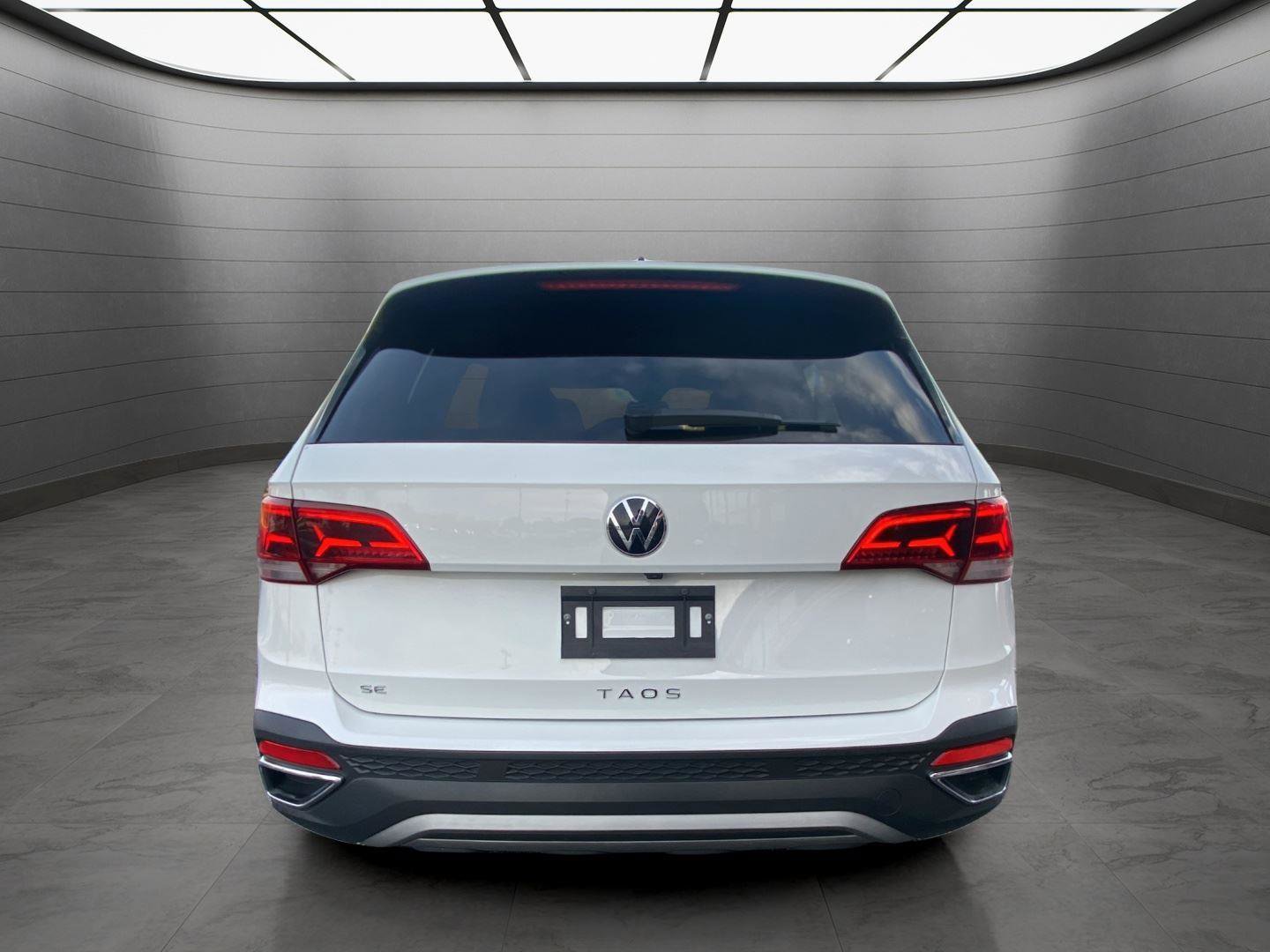 Used 2024 Volkswagen Taos SE image 4