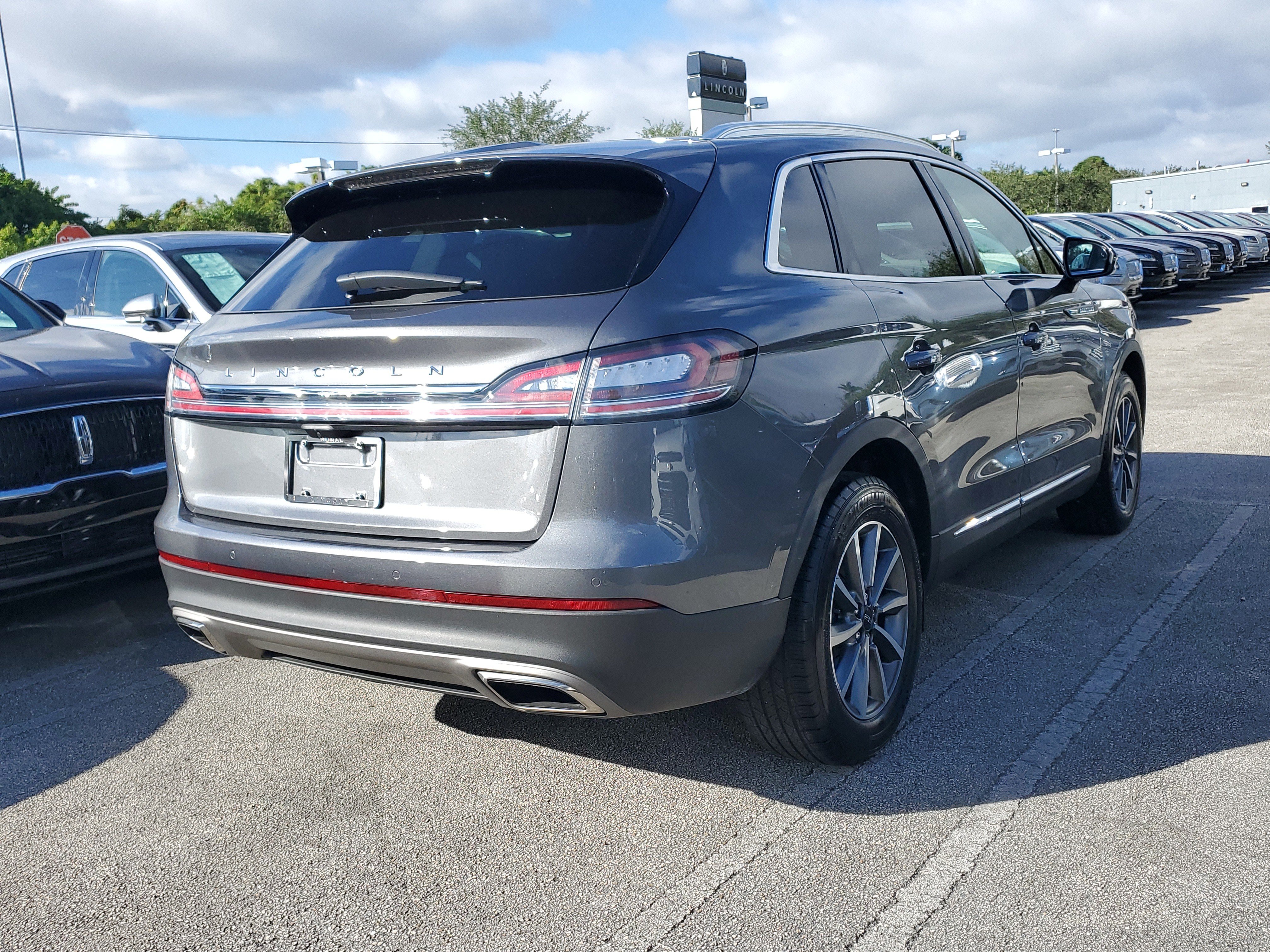 Certified 2022 Lincoln Nautilus FWD image 6