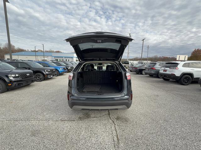 Certified 2022 Ford Edge SEL w/ Convenience Package AWD/4WD image 6