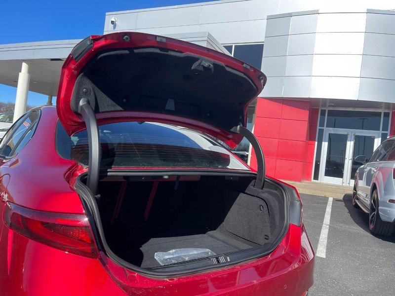 Used 2022 Alfa Romeo Giulia Veloce image 13