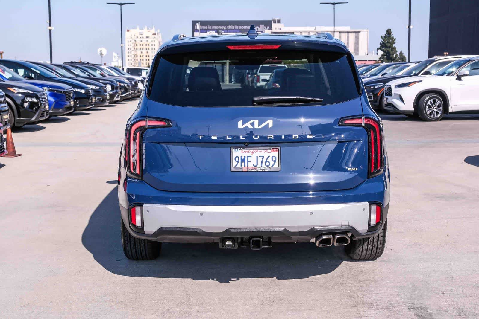 Used 2024 Kia Telluride SX w/ Towing Package AWD/4WD image 3