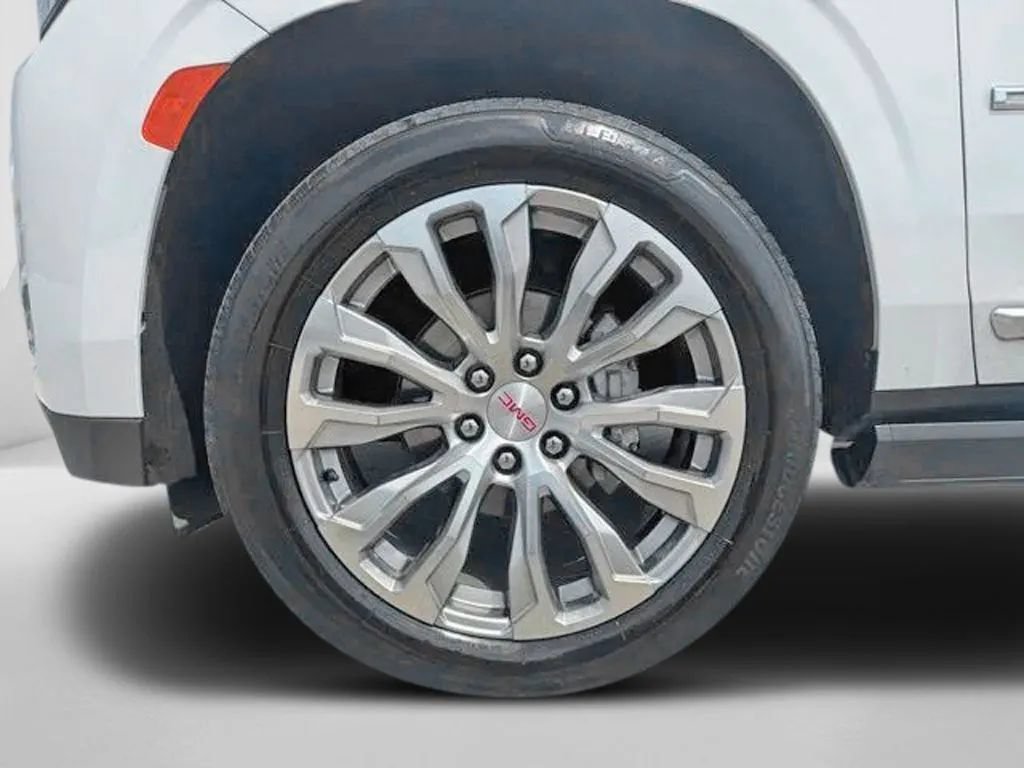 Used 2023 GMC Yukon Denali AWD/4WD image 32