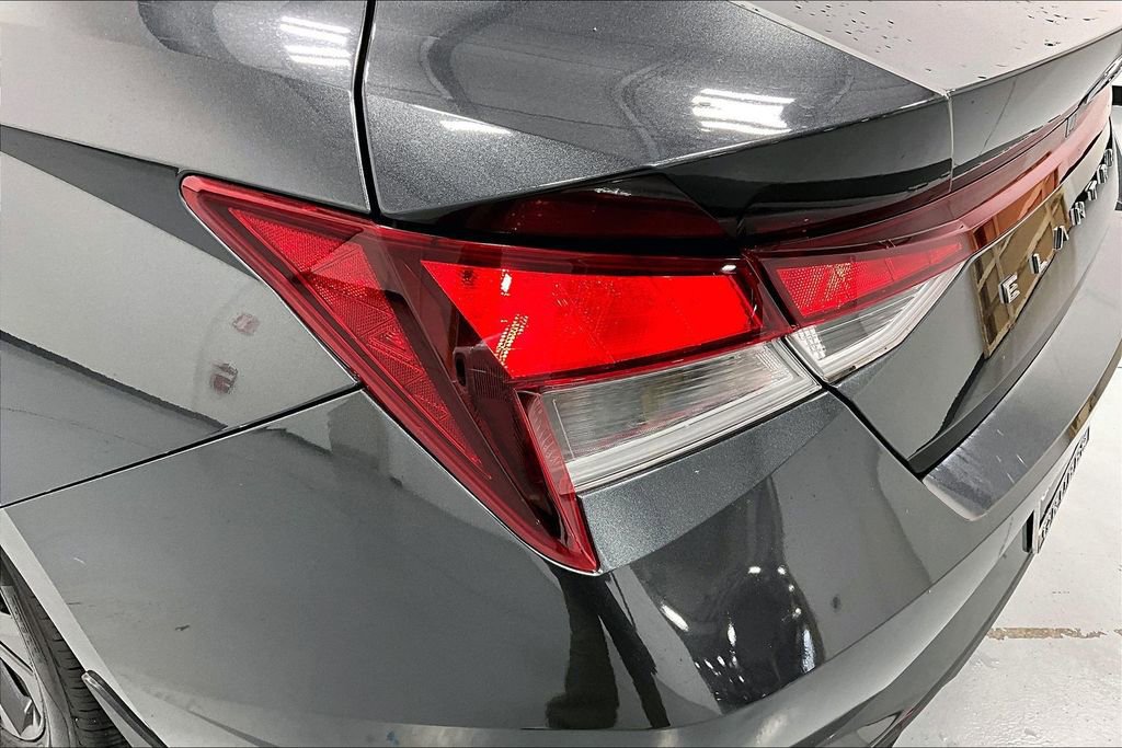 Used 2022 Hyundai Elantra SEL w/ Convenience Package FWD image 37