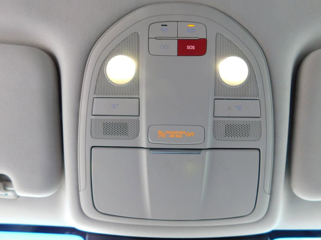 Used 2026 Genesis G70 2.5T image 21