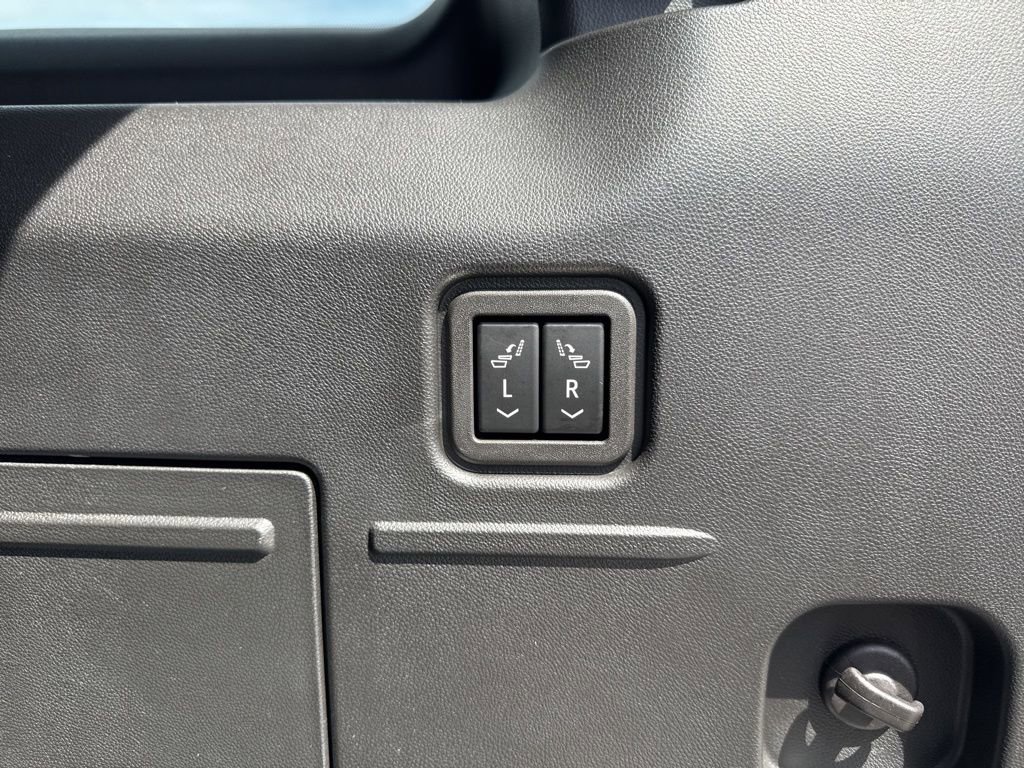 Used 2024 GMC Hummer EV 3X w/ Omega Edition image 33