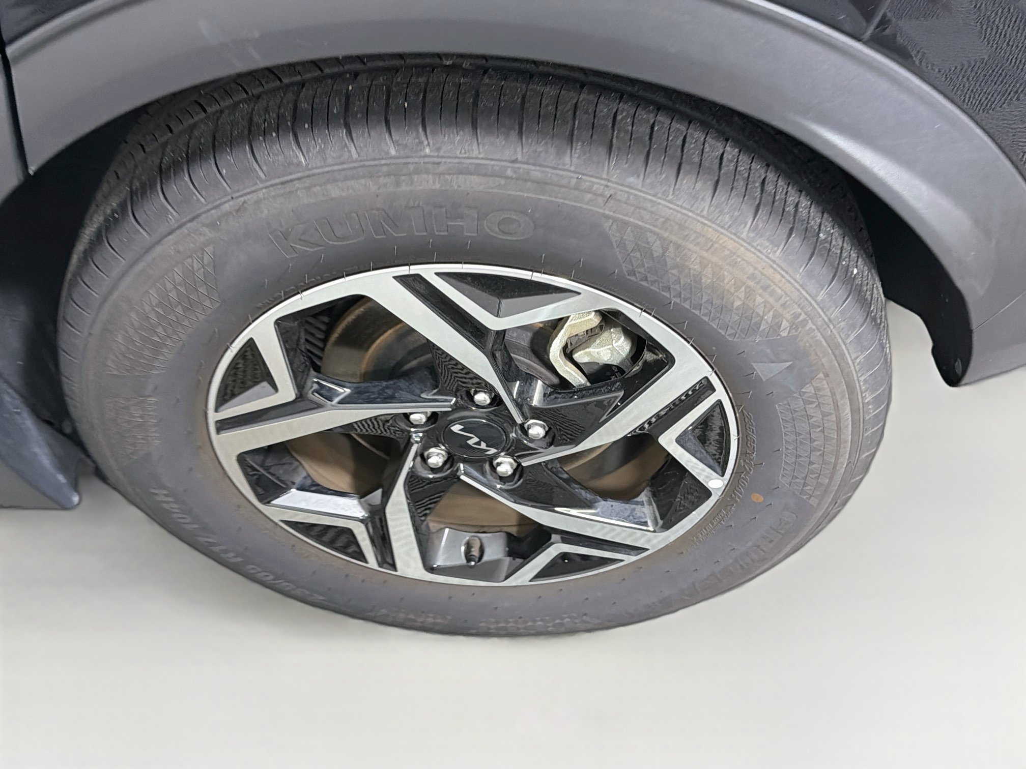 Used 2025 Kia Sportage LX FWD image 11