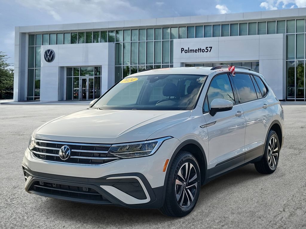 Used 2024 Volkswagen Tiguan S image 3
