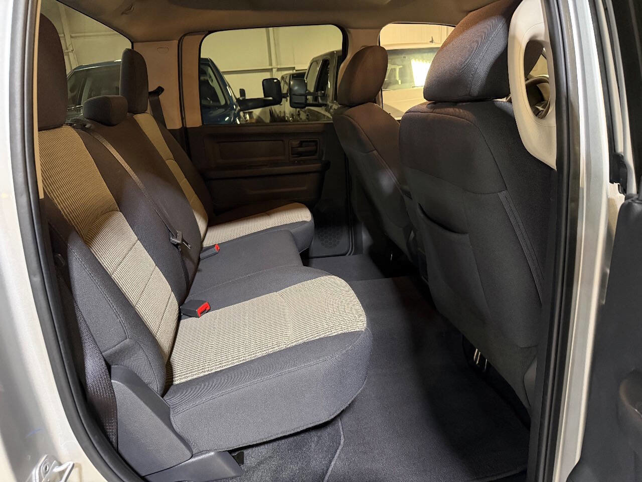 Used 2012 RAM 2500 ST w/ Chrome Appearance Group image 31