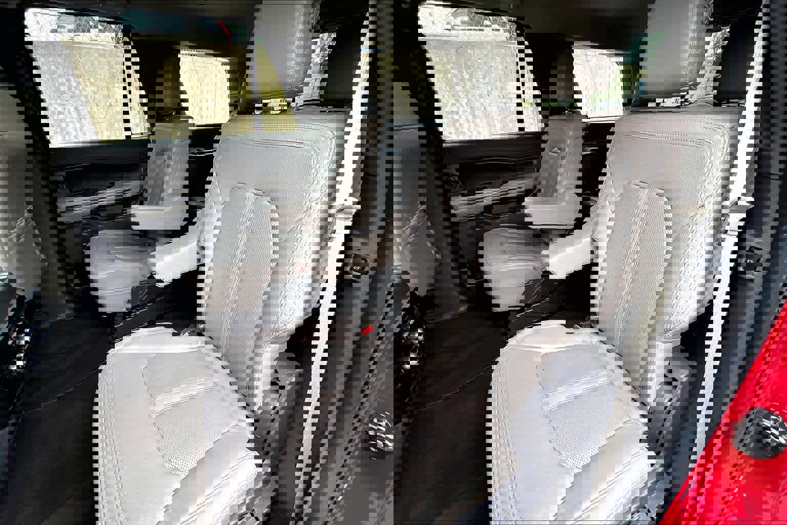 Used 2018 Ford Expedition Limited w/ Equipment Group 301A RWD image 21