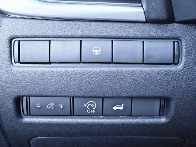 Used 2025 Nissan Rogue SV FWD image 20