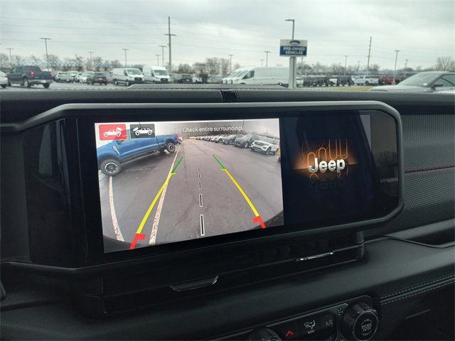 Used 2024 Jeep Wrangler Unlimited Rubicon w/ XTREMEE 35" Tire Package image 19